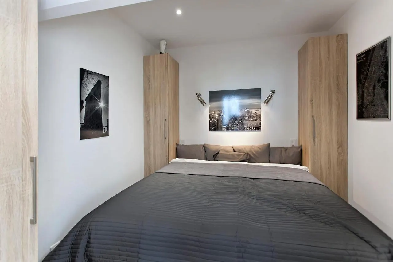 Ref 1196 - Cannes Croisette - Sea View Apartment For Rent